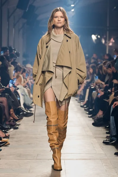 Look 7